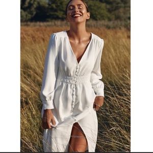 Worn only once. In perfect condition. White classy Zara dress.